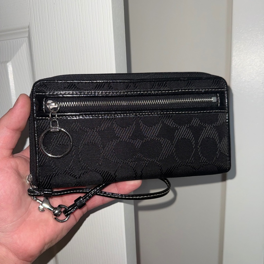 Coach Black Signature Jacquard Zip Around Wristlet Wallet Pink Interior